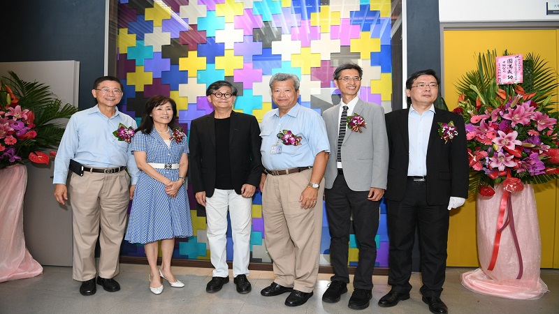 中鋼金屬實驗室攜手成大建築系　「鈦金華彩」藝術形象牆揭幕