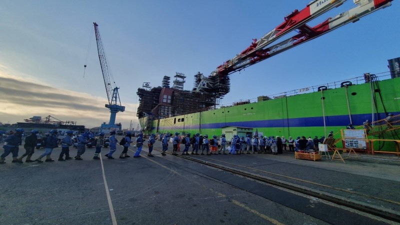 「榮耀船說」：台船員工春節連假日夜趕工　為台灣水下軍力、離岸風場電力打拚努力