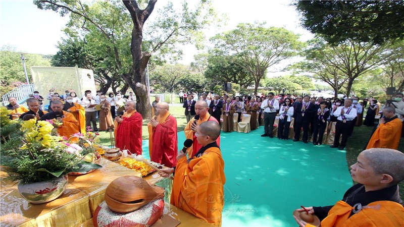 佛光山佛陀紀念館今舉辦　佛教植物園區揭碑典禮